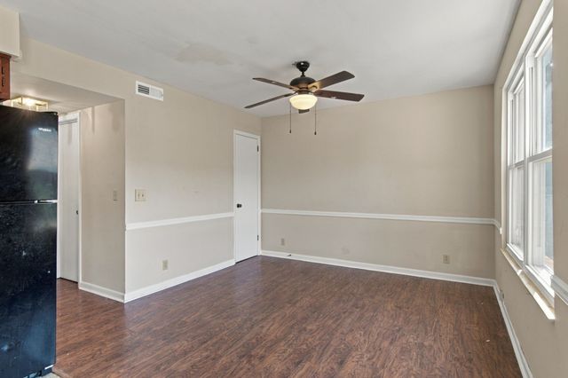 5510 Country Dr Apt 133, Nashville, TN 37211