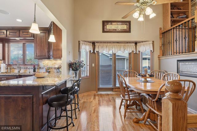 1725 White Oak Drive, Chaska, MN 55318