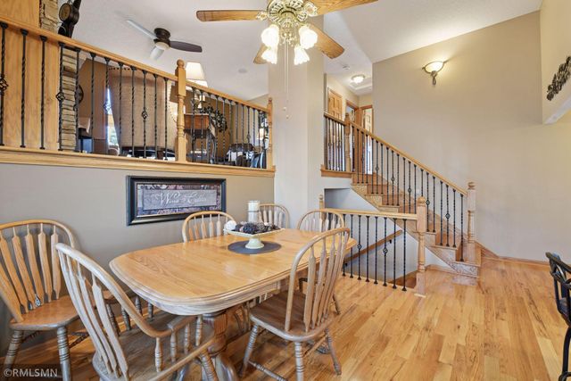 1725 White Oak Drive, Chaska, MN 55318