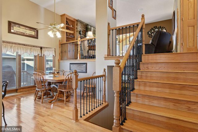 1725 White Oak Drive, Chaska, MN 55318