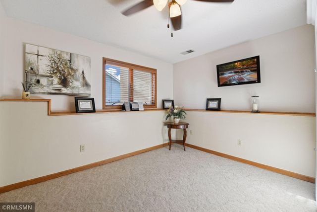 1725 White Oak Drive, Chaska, MN 55318