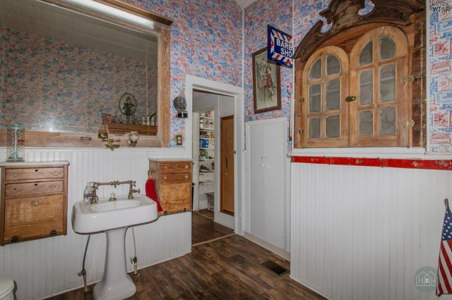 2106 and 2116 MAIN STREET, Vernon, TX 76384