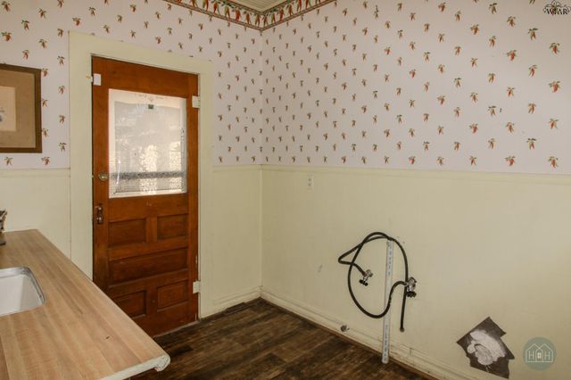 2106 and 2116 MAIN STREET, Vernon, TX 76384