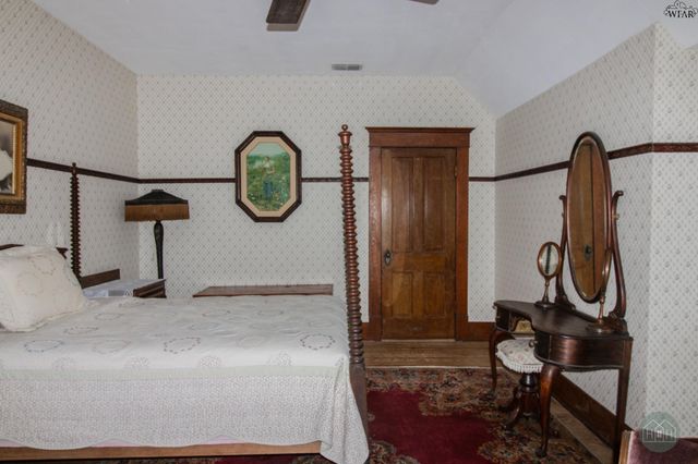 2106 and 2116 MAIN STREET, Vernon, TX 76384