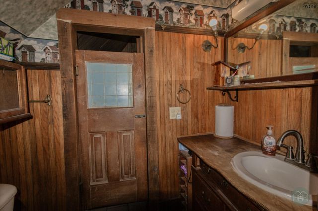 2106 and 2116 MAIN STREET, Vernon, TX 76384