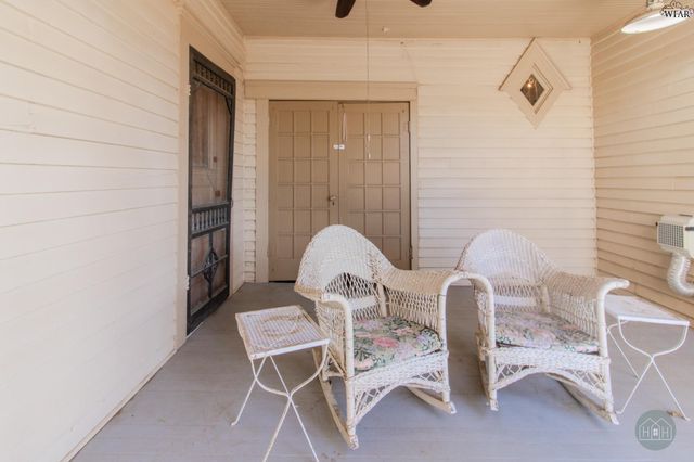 2106 and 2116 MAIN STREET, Vernon, TX 76384