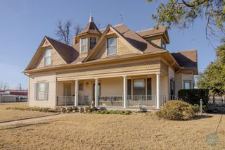 2106 and 2116 MAIN STREET, Vernon, TX 76384