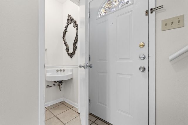 2800 Westhill DR 103, Austin, TX 78704