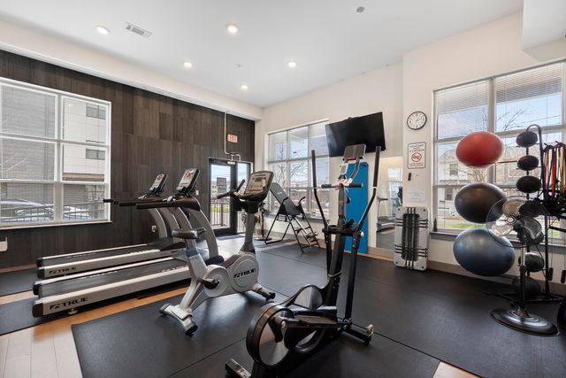 804 Riverfront Parkway 302, Chattanooga, TN 37402