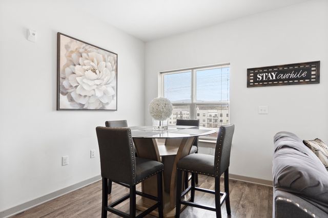 804 Riverfront Parkway 302, Chattanooga, TN 37402