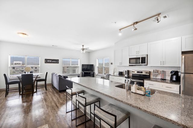 804 Riverfront Parkway 302, Chattanooga, TN 37402