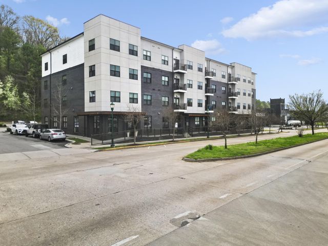 804 Riverfront Parkway 302, Chattanooga, TN 37402