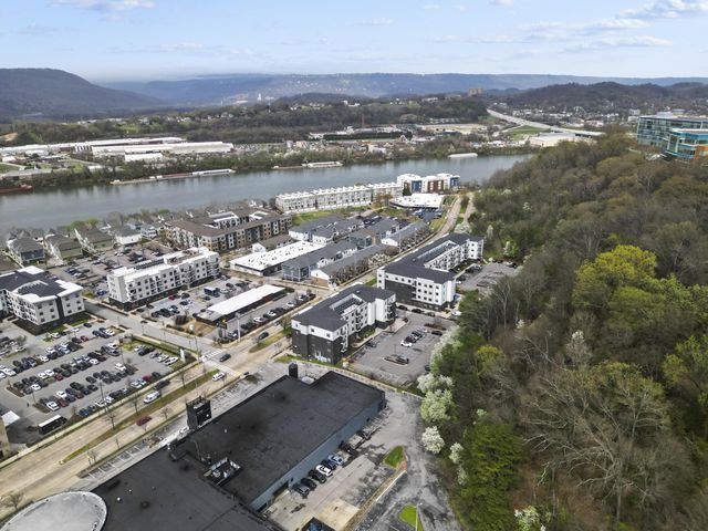 804 Riverfront Parkway 302, Chattanooga, TN 37402