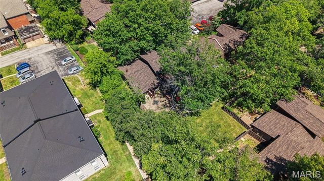 1076 Mersey Bend Drive, Oakville, MO 63129
