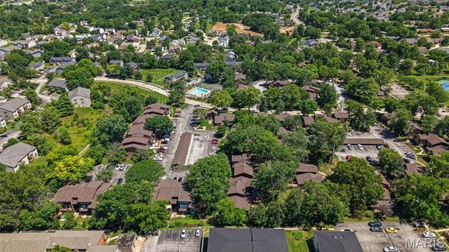 1076 Mersey Bend Drive, Oakville, MO 63129