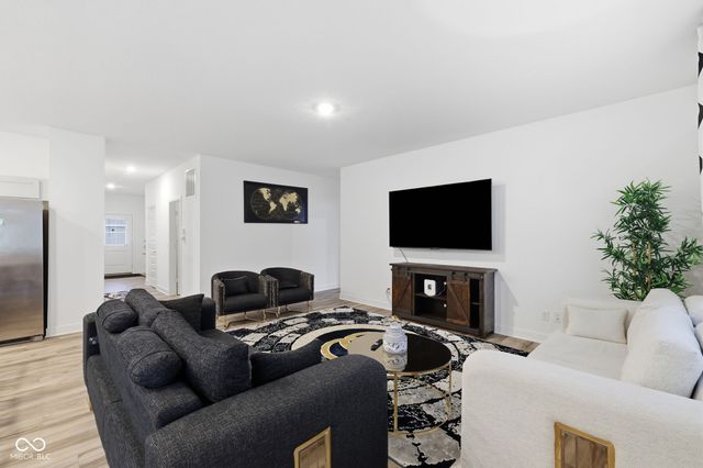 4411 Ashton View, Indianapolis, IN 46268