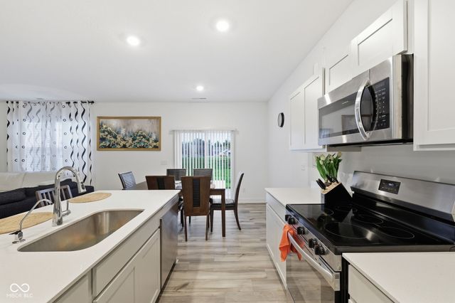 4411 Ashton View, Indianapolis, IN 46268