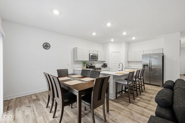 4411 Ashton View, Indianapolis, IN 46268