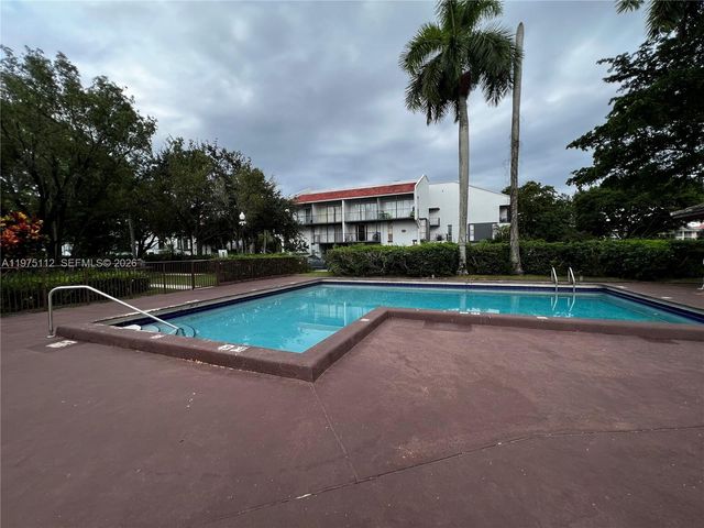 9000 NW 28th Dr 1-303, Coral Springs, FL 33065