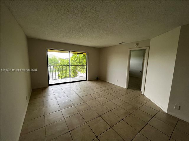 9000 NW 28th Dr 1-303, Coral Springs, FL 33065