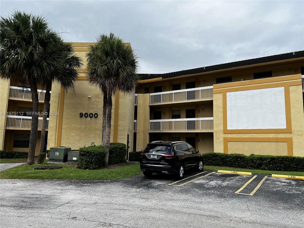 9000 NW 28th Dr 1-303, Coral Springs, FL 33065