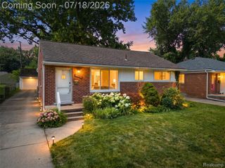 437 W Sunnybrook Drive, Royal Oak, MI 48073