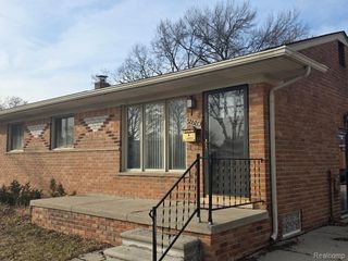 32620 Maplewood Street, Garden City, MI 48135