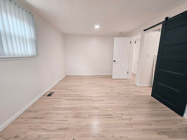 19620 Silver-Spring Street, Southfield City, MI 48076