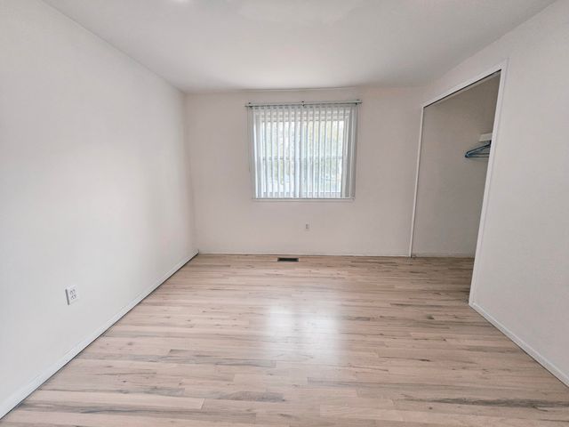 19620 Silver-Spring Street, Southfield City, MI 48076