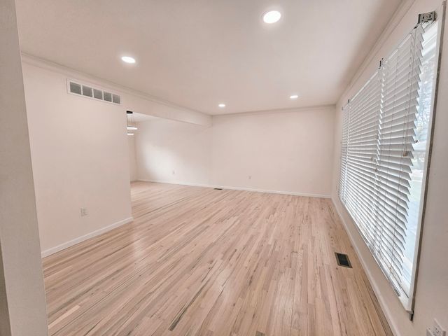 19620 Silver-Spring Street, Southfield City, MI 48076