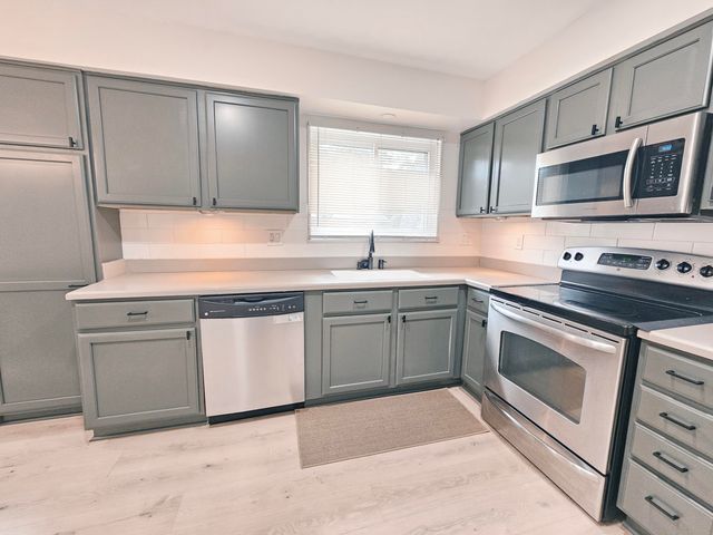 19620 Silver-Spring Street, Southfield City, MI 48076