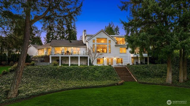 2242 79th Avenue NE, Medina, WA 98039