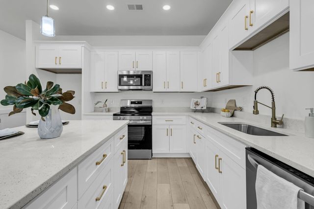 4013 Gravely Avenue, North Charleston, SC 29405