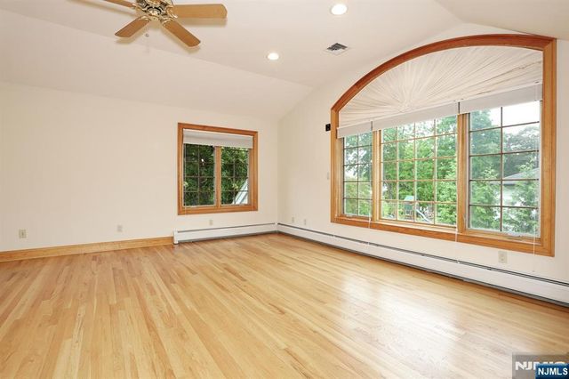 8 Le Roy Place, Park Ridge, NJ 07656