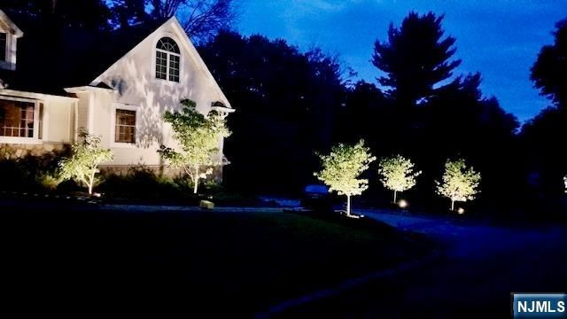 8 Le Roy Place, Park Ridge, NJ 07656