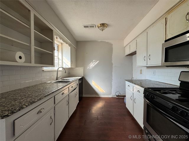 11778 E 63rd Street, Broken Arrow, OK 74012