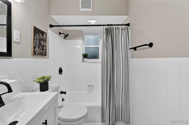 3902 Jane Avenue, St Ann, MO 63074