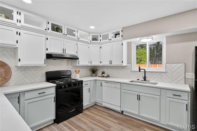 3902 Jane Avenue, St Ann, MO 63074