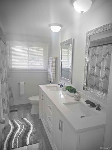 2121 S Commerce Road, Wolverine Lake, MI 48390