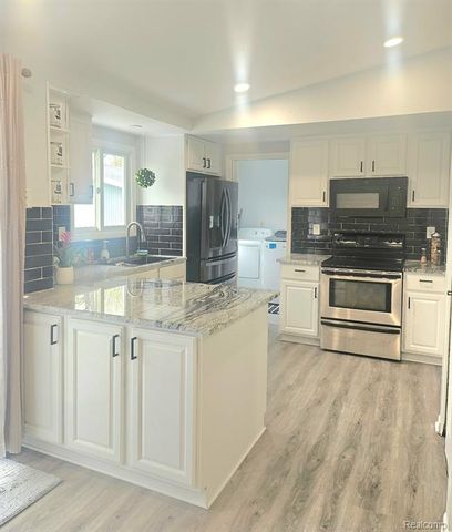 2121 S Commerce Road, Wolverine Lake, MI 48390