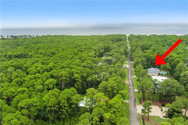 127 Audubon Street, Dauphin Island, AL 36528