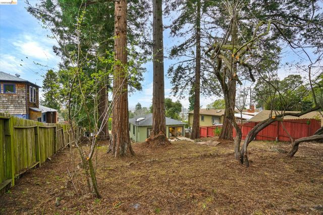 7603 Terrace Dr, El Cerrito, CA 94530