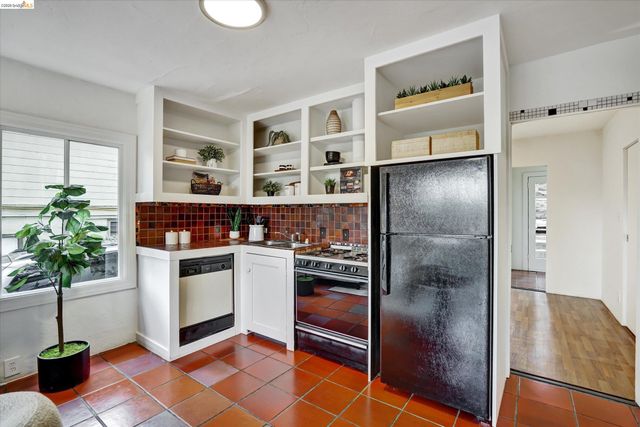 7603 Terrace Dr, El Cerrito, CA 94530