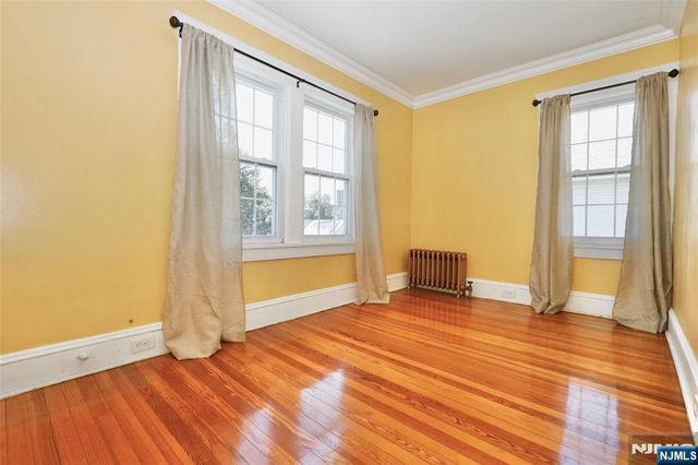 233 Hamilton Place, Hackensack, NJ 07601