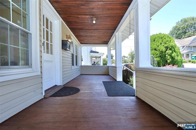 233 Hamilton Place, Hackensack, NJ 07601