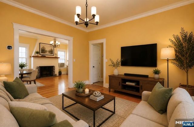 233 Hamilton Place, Hackensack, NJ 07601