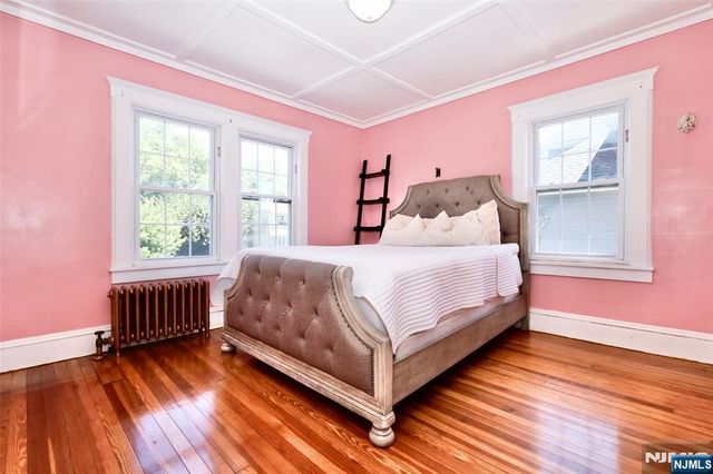233 Hamilton Place, Hackensack, NJ 07601