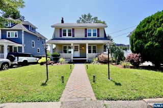 233 Hamilton Place, Hackensack, NJ 07601