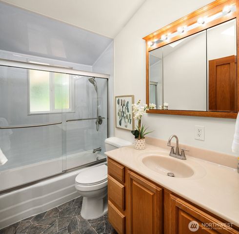 3824 S 348th Street, Auburn, WA 98001