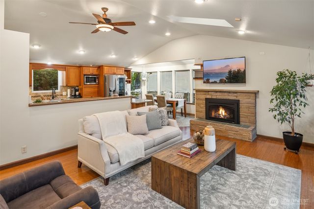 3824 S 348th Street, Auburn, WA 98001